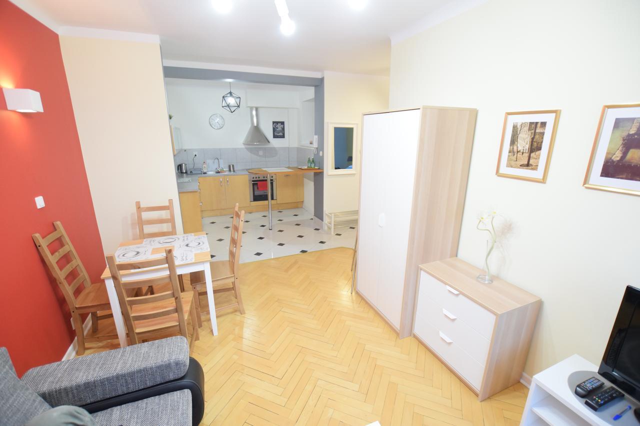Elegant Old Town Apartment